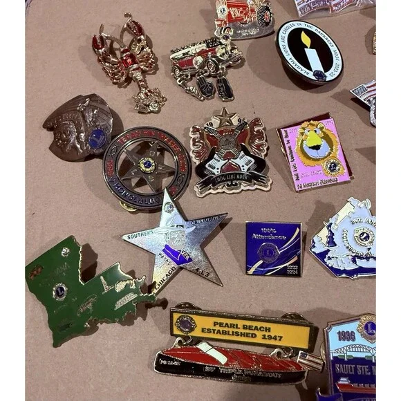 Lot 22 LIONS CLUB INTERNATIONAL Pins Various Locations Including Australia - Picture 2 of 10